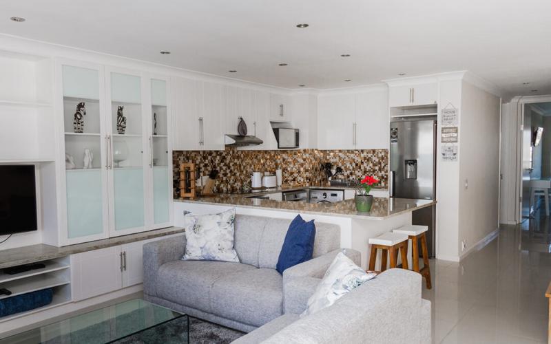 To Let 2 Bedroom Property for Rent in Dolphin Beach Western Cape